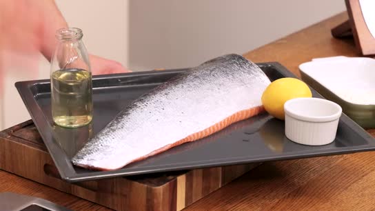 #8 Gebratenes Lachsfilet mit Zitronen Beurre blanc - Rezepte mit Hensslers schnelle Nummer
